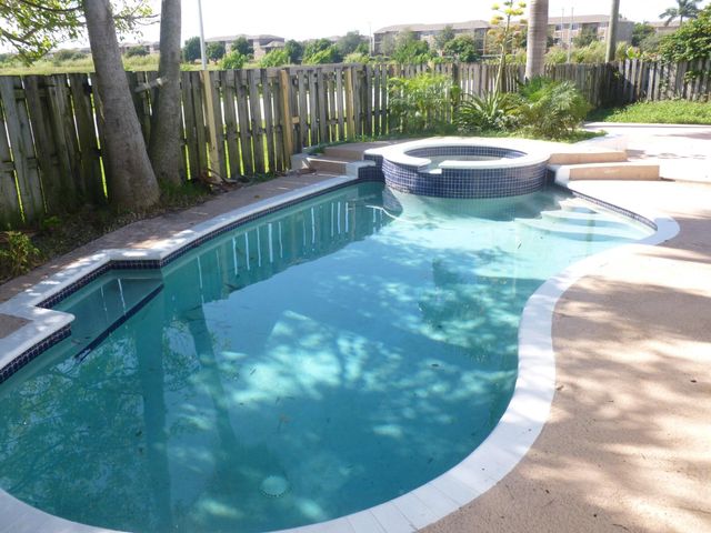 22258 SW 98TH Place ., Cutler Bay, FL 33190