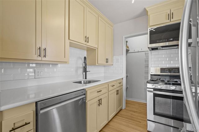 1175 N Emerson Street 305, Denver, CO 80218