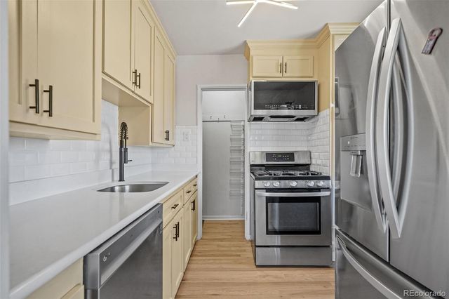 1175 N Emerson Street 305, Denver, CO 80218