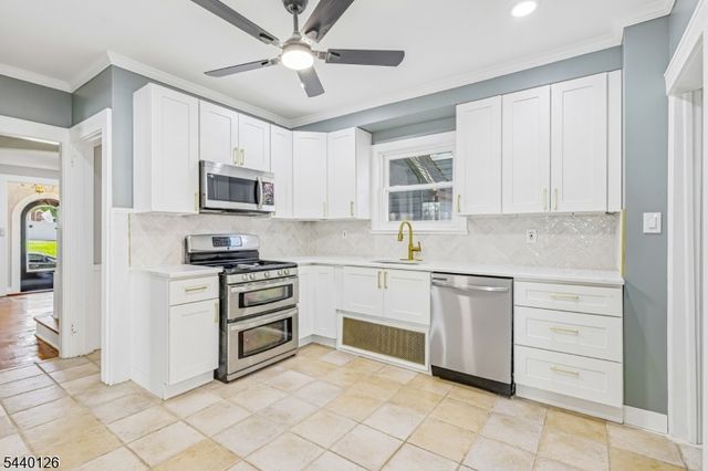 423 E Lincoln Ave, Roselle Park Boro, NJ 07204