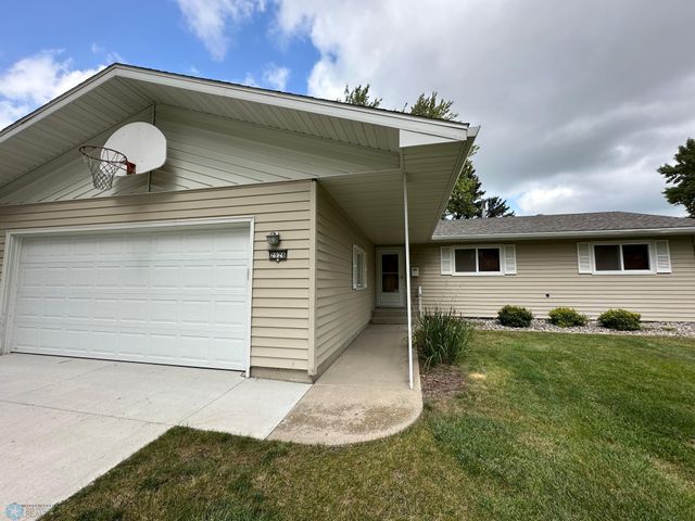 2526 Willow Road N, Fargo, ND 58102