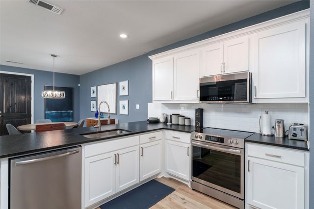 4215 Swinley Forest Drive, Arlington, TX 76017