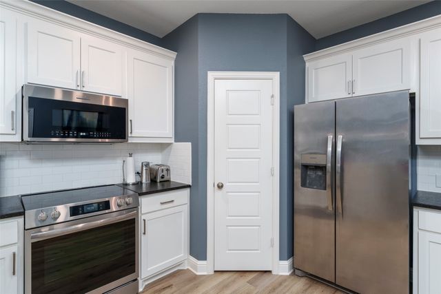 4215 Swinley Forest Drive, Arlington, TX 76017