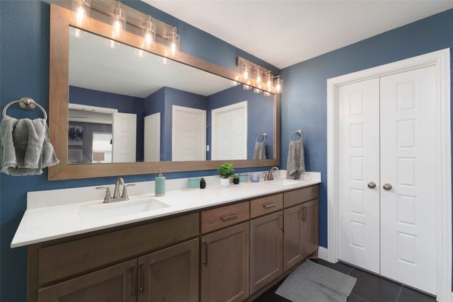 4215 Swinley Forest Drive, Arlington, TX 76017