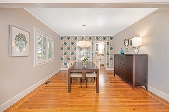 2945 27th St, Sacramento, CA 95818