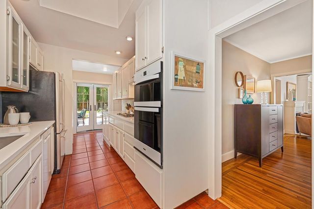 2945 27th St, Sacramento, CA 95818