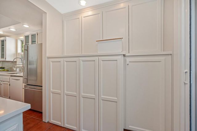 2945 27th St, Sacramento, CA 95818