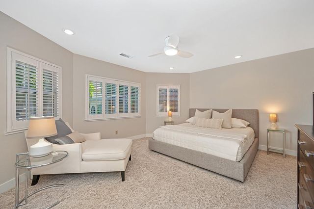 2945 27th St, Sacramento, CA 95818