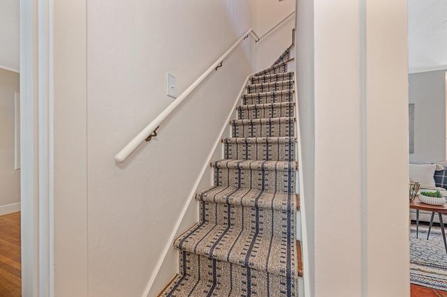 2945 27th St, Sacramento, CA 95818