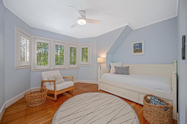 2945 27th St, Sacramento, CA 95818