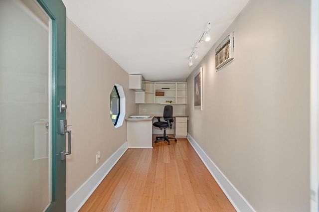 2945 27th St, Sacramento, CA 95818