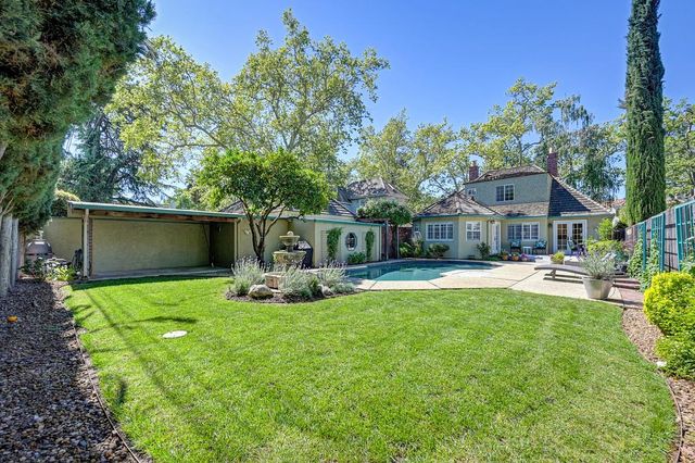 2945 27th St, Sacramento, CA 95818