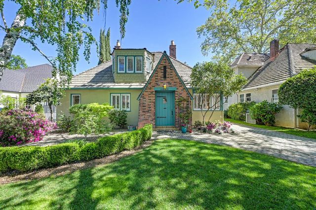 2945 27th St, Sacramento, CA 95818