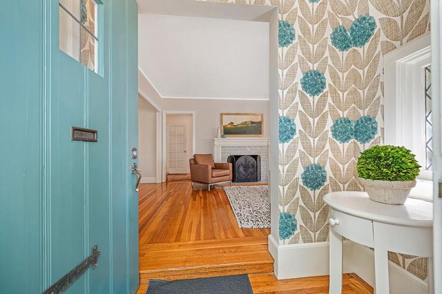 2945 27th St, Sacramento, CA 95818