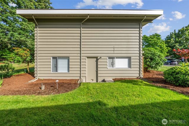 134 160th Place SE, Bellevue, WA 98008