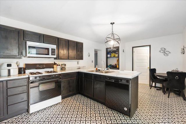 116 E Randolph Street, Stoughton, WI 53589