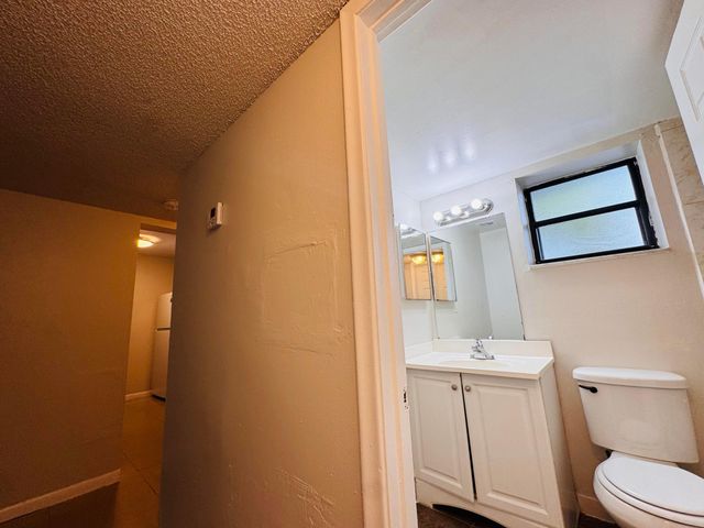 2050 N CONGRESS Avenue 102, West Palm Beach, FL 33401