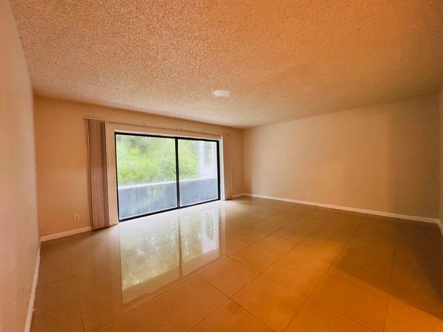 2050 N CONGRESS Avenue 102, West Palm Beach, FL 33401
