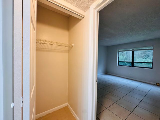 2050 N CONGRESS Avenue 102, West Palm Beach, FL 33401