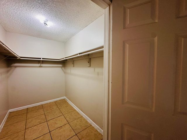 2050 N CONGRESS Avenue 102, West Palm Beach, FL 33401