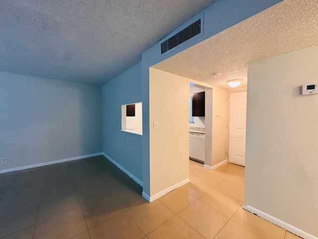 2050 N CONGRESS Avenue 102, West Palm Beach, FL 33401