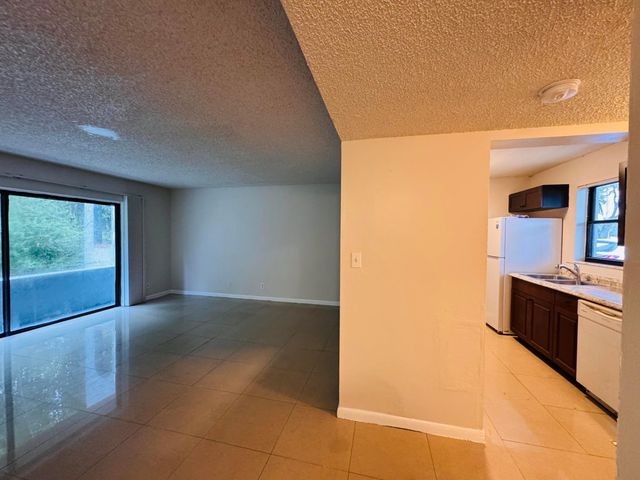 2050 N CONGRESS Avenue 102, West Palm Beach, FL 33401