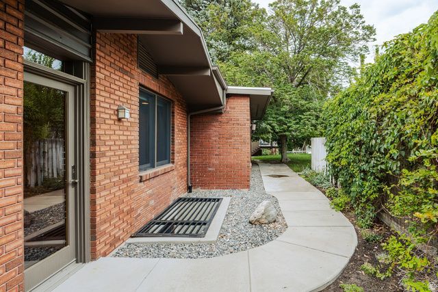 725 E 18TH AVE, Salt Lake City, UT 84103