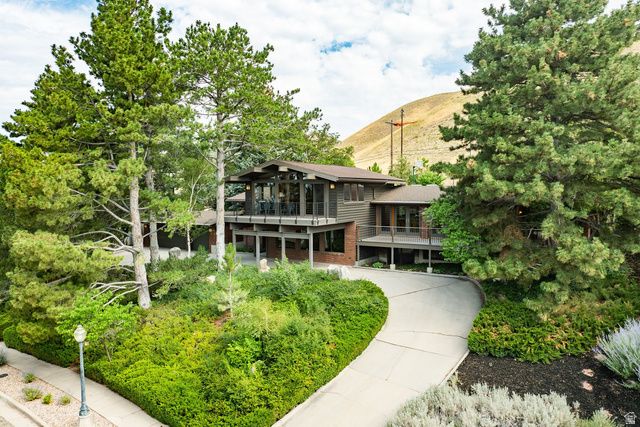 725 E 18TH AVE, Salt Lake City, UT 84103