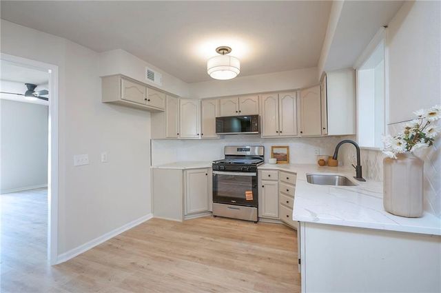 804 Parma Way, Gardner, KS 66030