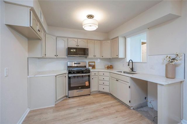 804 Parma Way, Gardner, KS 66030