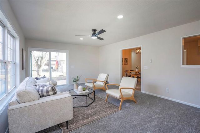 804 Parma Way, Gardner, KS 66030