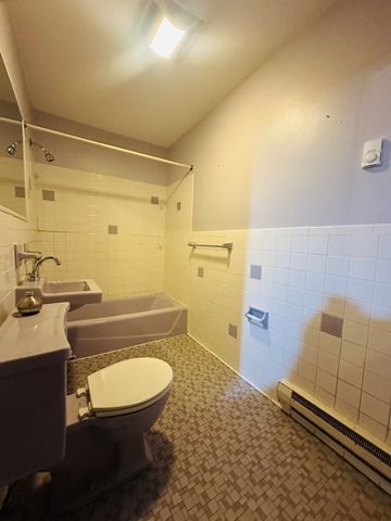 624 Hyde Park Ave C3, Boston, MA 02131