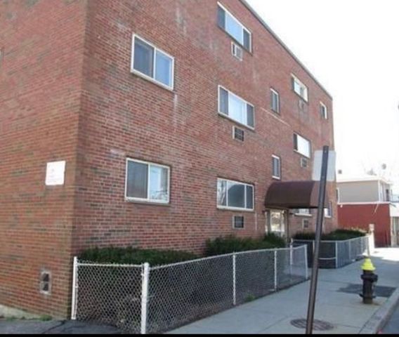 624 Hyde Park Ave C3, Boston, MA 02131