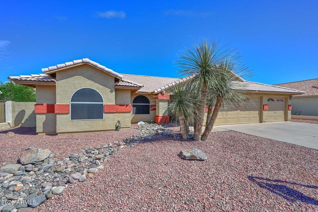8758 W BLOOMFIELD Road, Peoria, AZ 85381 — photo 2