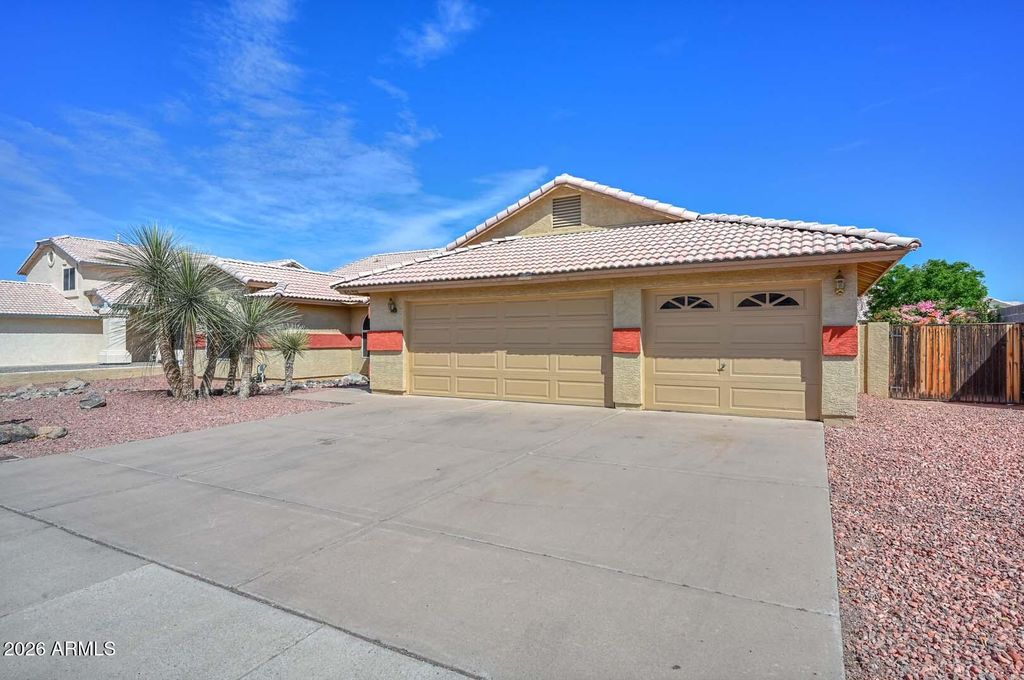 8758 W BLOOMFIELD Road, Peoria, AZ 85381 — photo 3