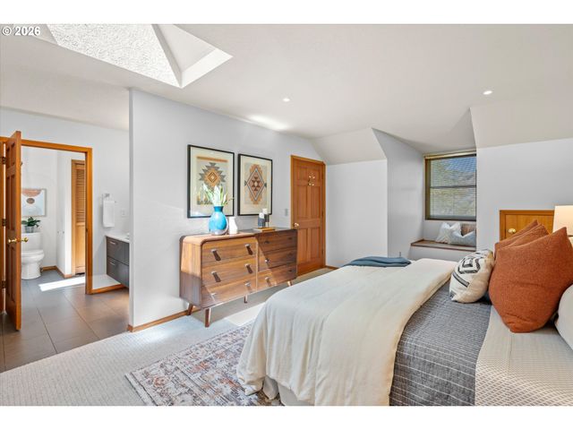 3484 DEVONSHIRE Dr, Lake Oswego, OR 97035