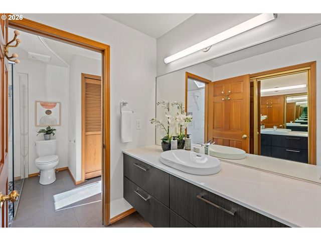 3484 DEVONSHIRE Dr, Lake Oswego, OR 97035