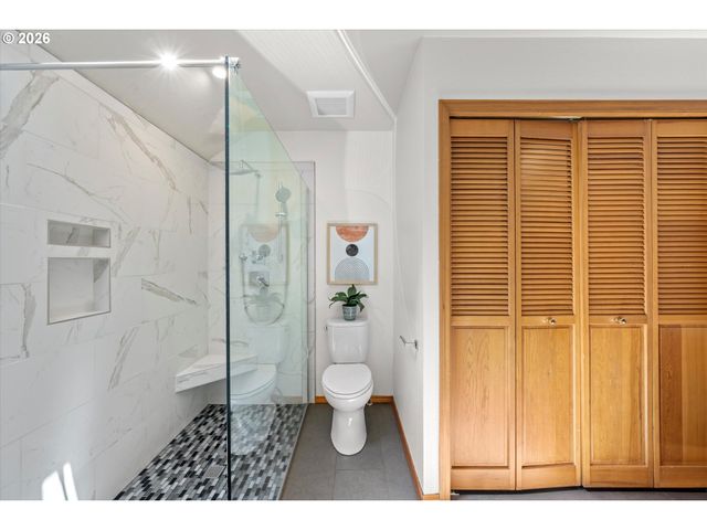 3484 DEVONSHIRE Dr, Lake Oswego, OR 97035