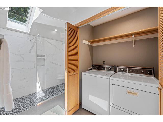 3484 DEVONSHIRE Dr, Lake Oswego, OR 97035