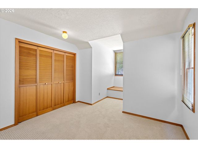 3484 DEVONSHIRE Dr, Lake Oswego, OR 97035