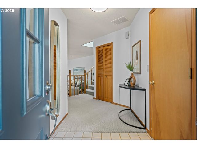 3484 DEVONSHIRE Dr, Lake Oswego, OR 97035