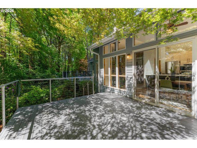 3484 DEVONSHIRE Dr, Lake Oswego, OR 97035