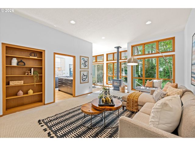 3484 DEVONSHIRE Dr, Lake Oswego, OR 97035
