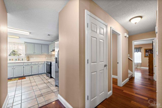 404 Shorewood Cir, Pensacola, FL 32507