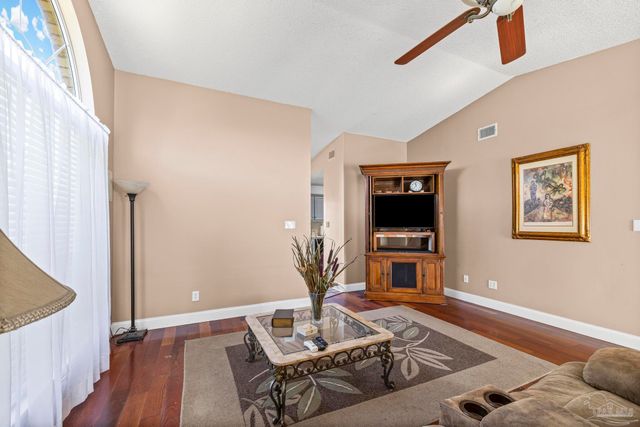 404 Shorewood Cir, Pensacola, FL 32507