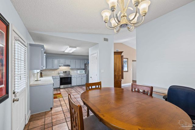 404 Shorewood Cir, Pensacola, FL 32507