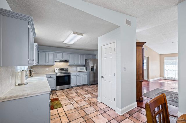 404 Shorewood Cir, Pensacola, FL 32507