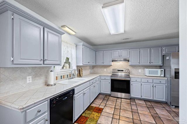 404 Shorewood Cir, Pensacola, FL 32507