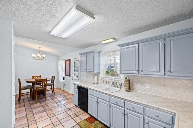 404 Shorewood Cir, Pensacola, FL 32507