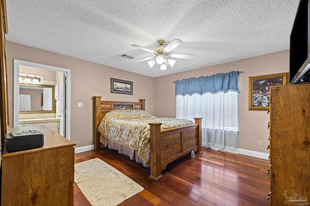 404 Shorewood Cir, Pensacola, FL 32507